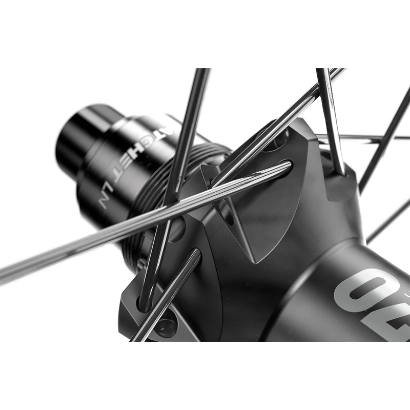 DT SWISS E 1900 Spline IS kerékpár kerékszett - 110/148 - Shimano MTB - 27.5" - 7