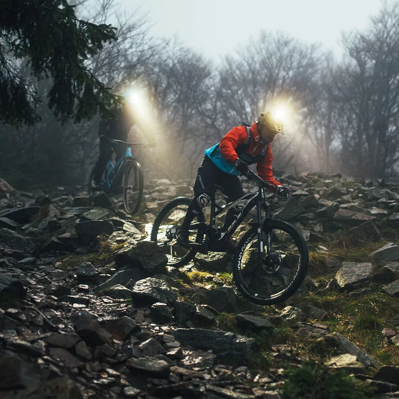 KNOG PWR Mountain 2000 kerékpár első lámpa - 7