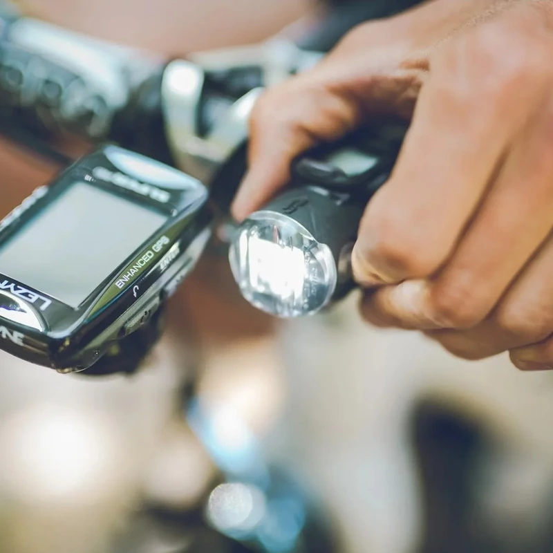 LEZYNE Femto USB C Drive kerékpár első lámpa - fekete - 4