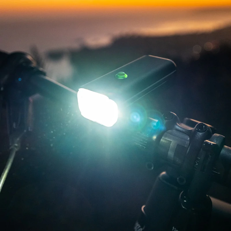 LEZYNE Macro Drive 1400+ kerékpár első lámpa - 7