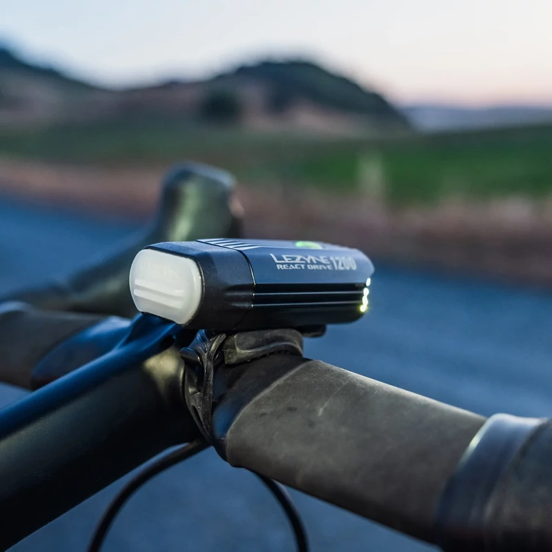 LEZYNE React Drive kerékpár első lámpa - fekete - 13