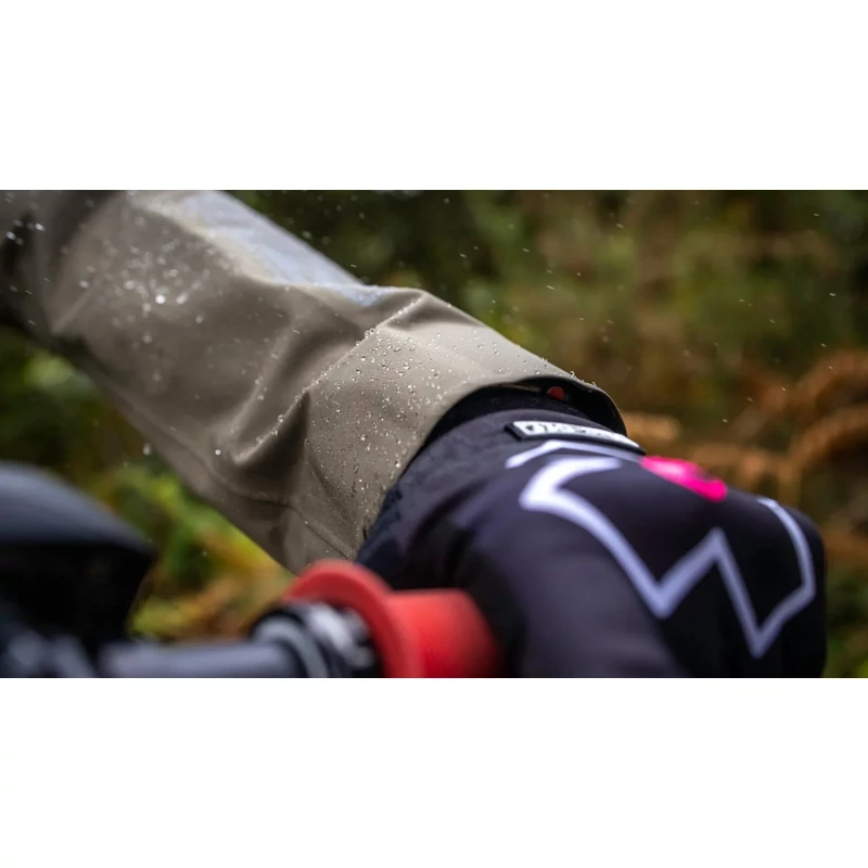 Muc-Off Rain Shield Re-Proofer impregnáló spray - 3