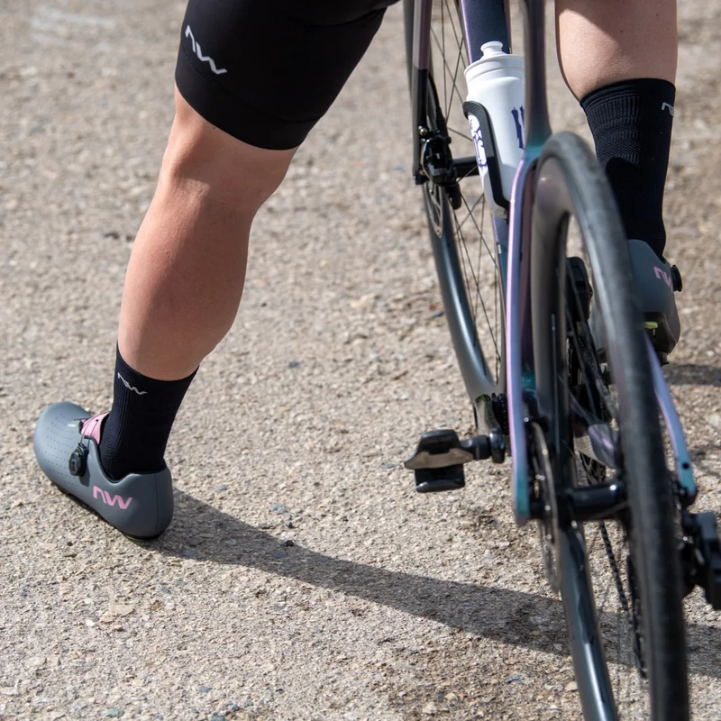 NORTHWAVE Sonic Plus országúti kerékpáros cipő - sötétszürke - 39 - 8