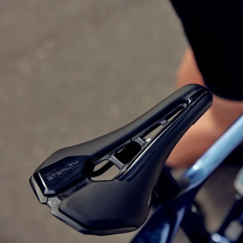 PRO Stealth Curved Performance kerékpár nyereg - 142 mm - 7