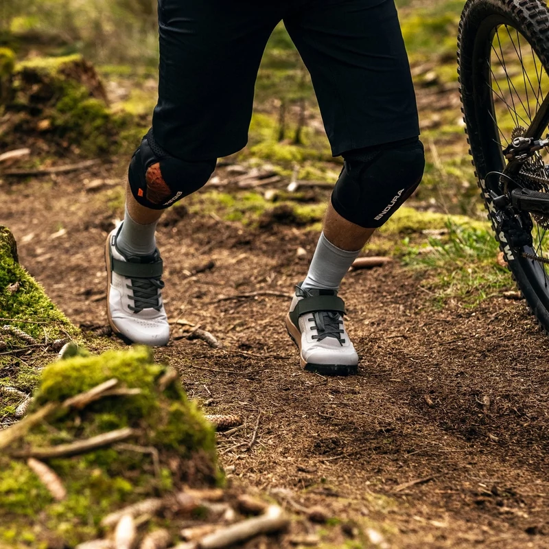 SHIMANO GE700 MTB kerékpáros cipő - fekete - 38 - 7